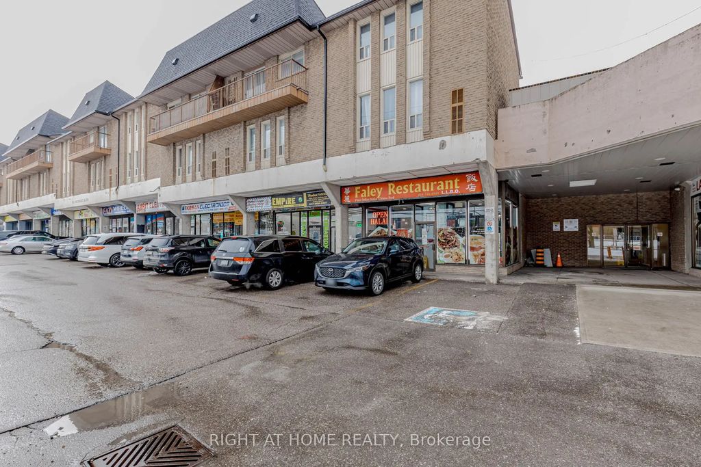 40 Rexdale Boulevard 3, Toronto W10
