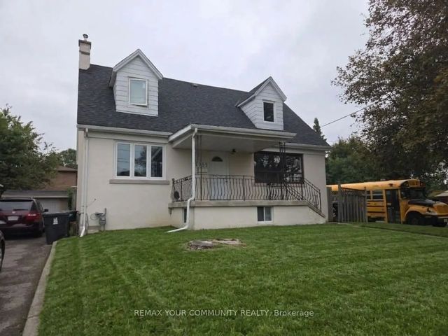 999 Caledonia Road, Toronto W04