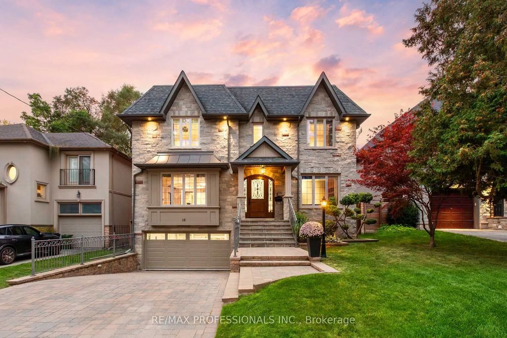 18 Hillcroft Drive, Toronto W08
