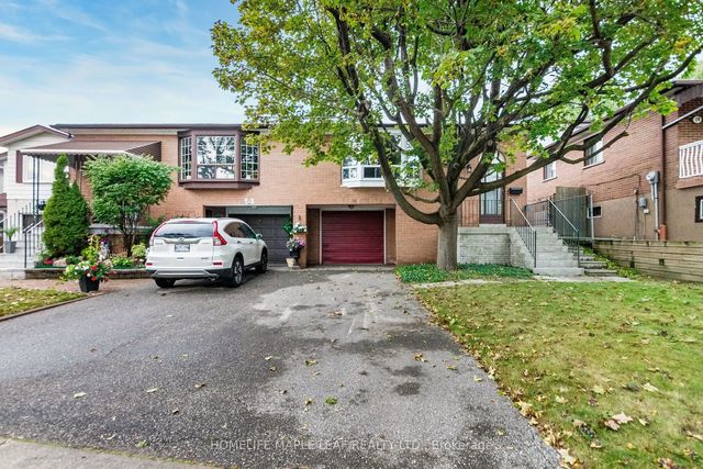 16 Zealand Road, Toronto W09
