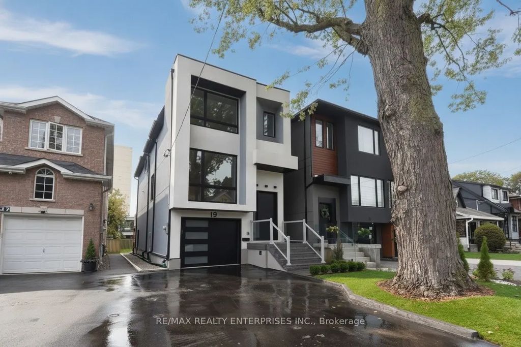 19 Simpson Avenue, Toronto W06
