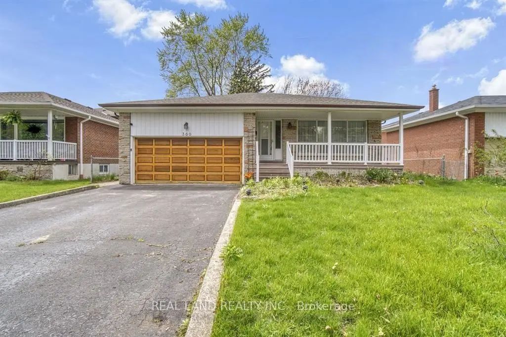 360 Chantenay Drive Lower, Mississauga