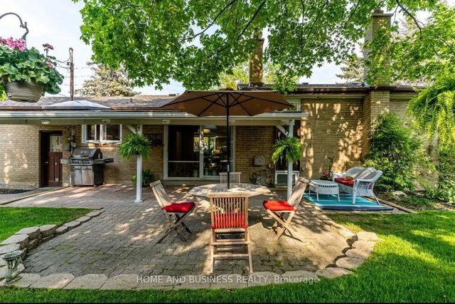3668 The Credit Woodlands Road, Mississauga