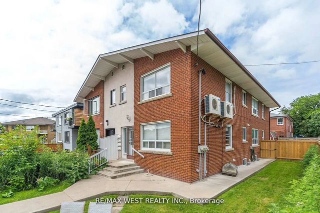 34 Penhurst Avenue B2, Toronto W07