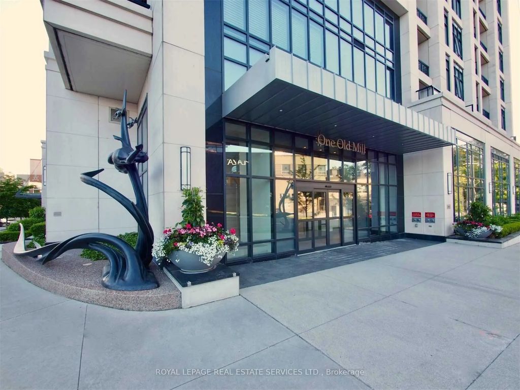 1 Old Mill Drive 223, Toronto W01