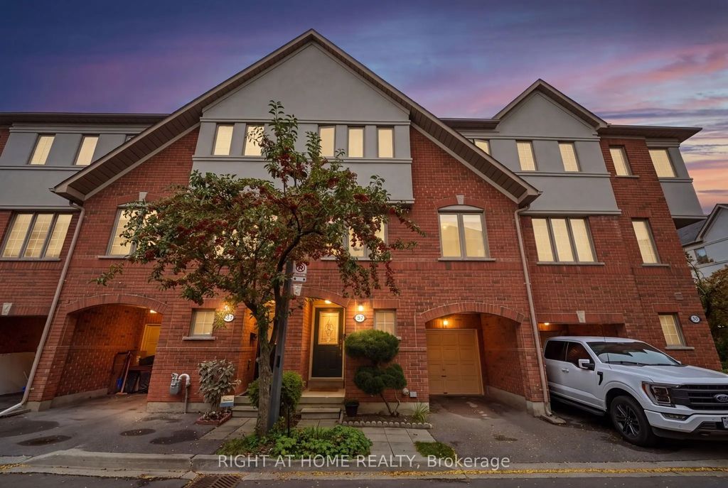 23 West Deane Park Drive 2, Toronto W08