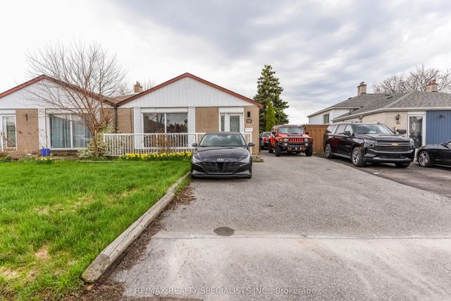 137 Avondale Boulevard Upper Portion, Brampton
