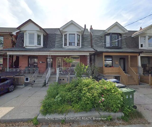 1070 Shaw Street, Toronto W02