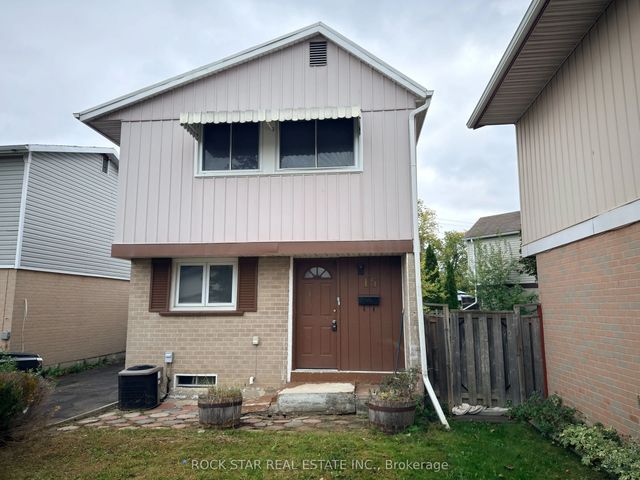 15 Hardcastle Court Upper, Brampton
