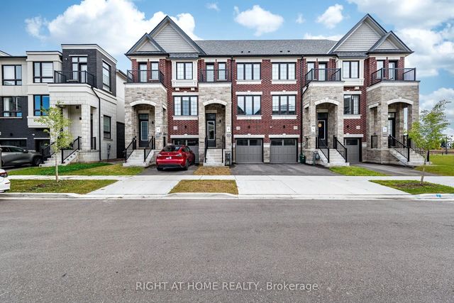 1330 Shevchenko Boulevard, Oakville
