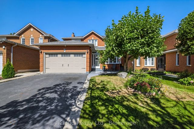 62 Castlehill Road, Brampton