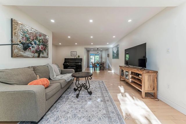 1111 Kent Avenue, Oakville