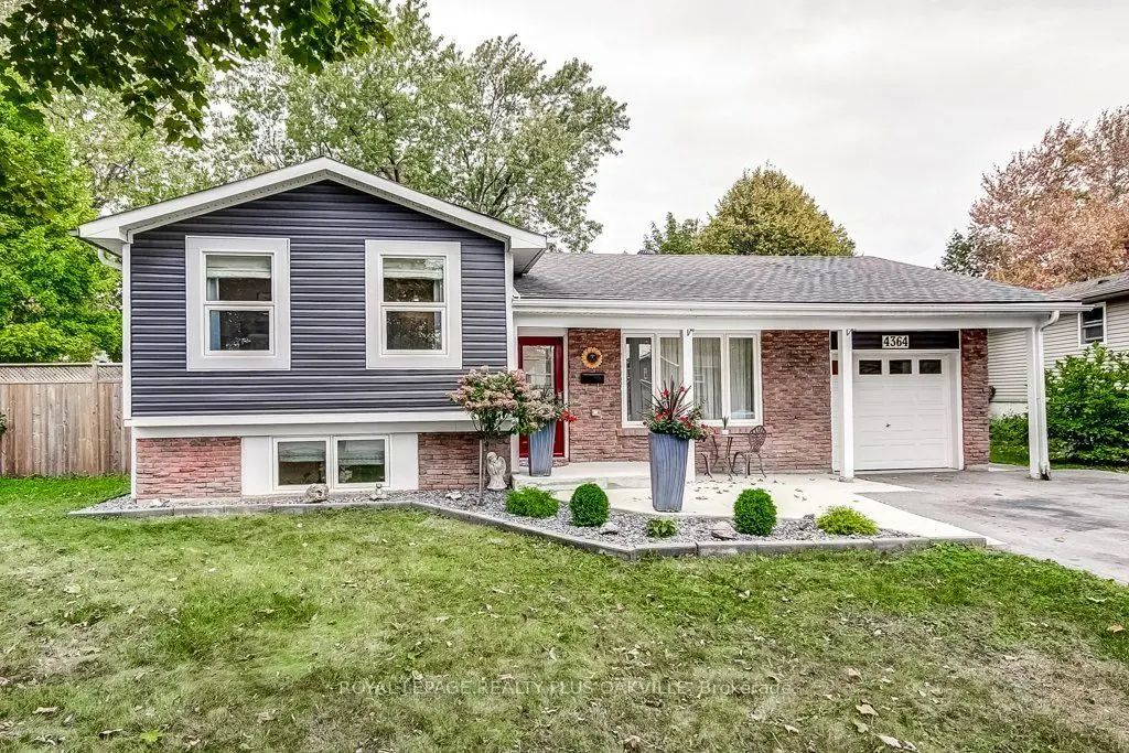 4364 Ayr Place, Burlington