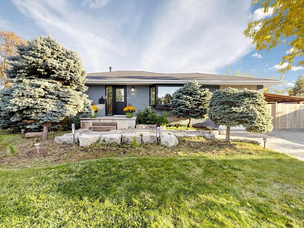 27 Matlock Avenue, Mississauga