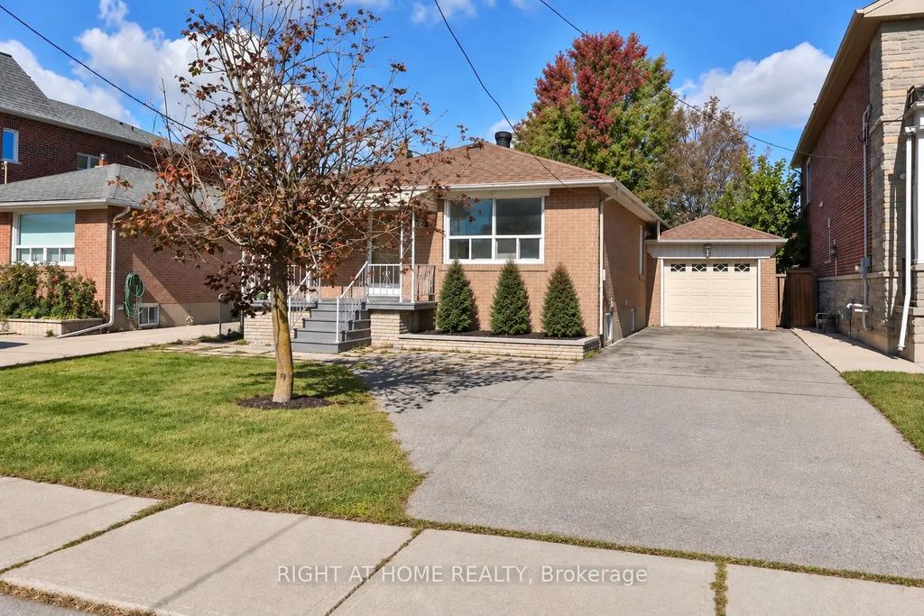 22 Katherine Road, Toronto W05