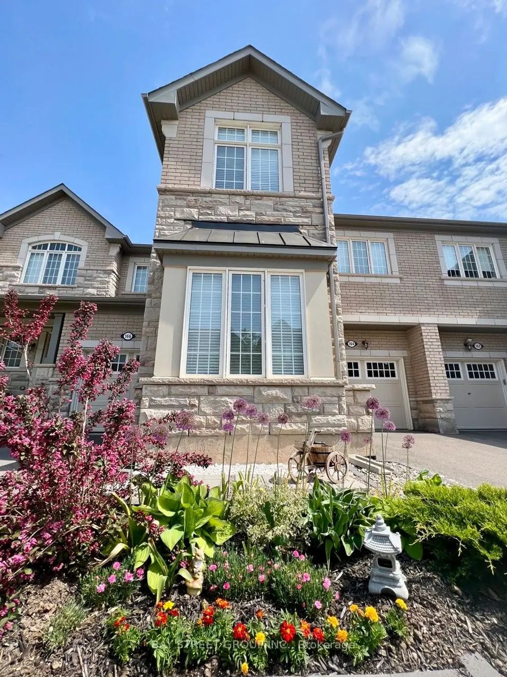 164 Beaveridge Avenue, Oakville