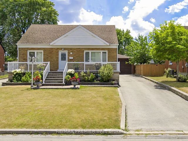 7 Mayall Avenue, Toronto W05