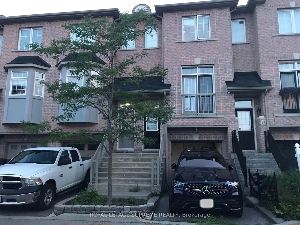 30 Pont Lane, Toronto W04