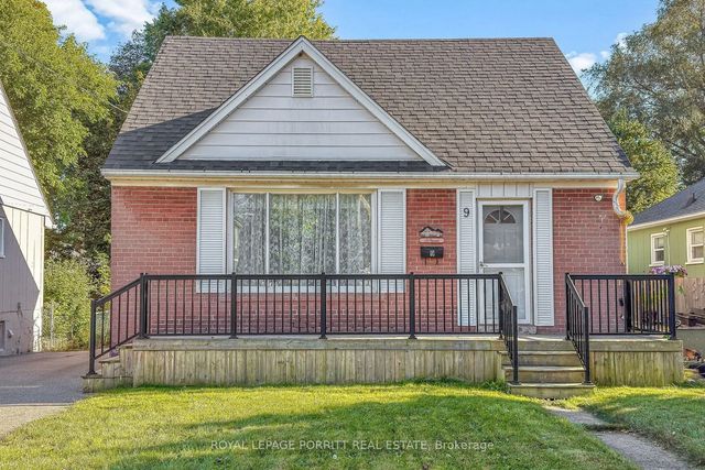 9 Putney Road, Toronto W06