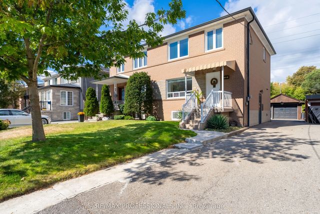228 Eileen Avenue, Toronto W03