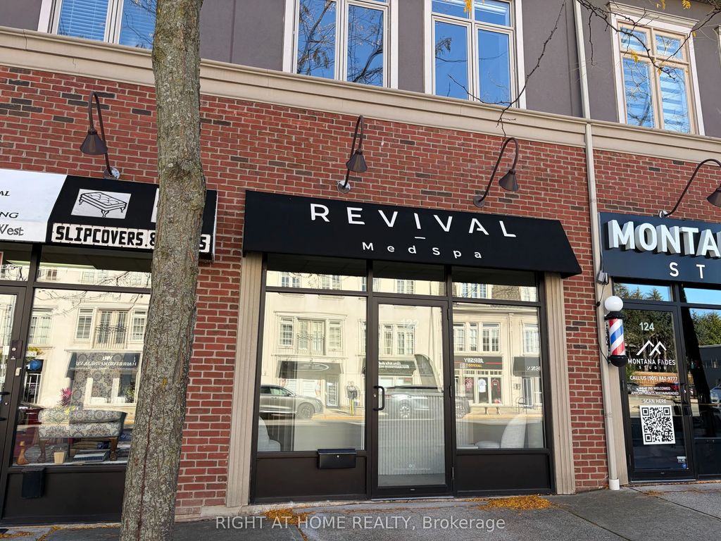 122 Lakeshore Road W, Oakville
