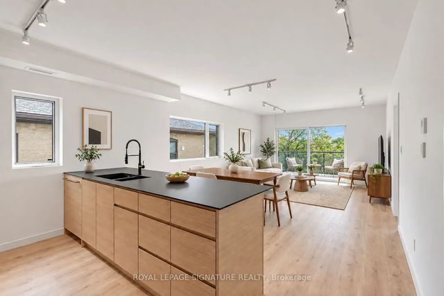 1254 Davenport Road 4, Toronto W03