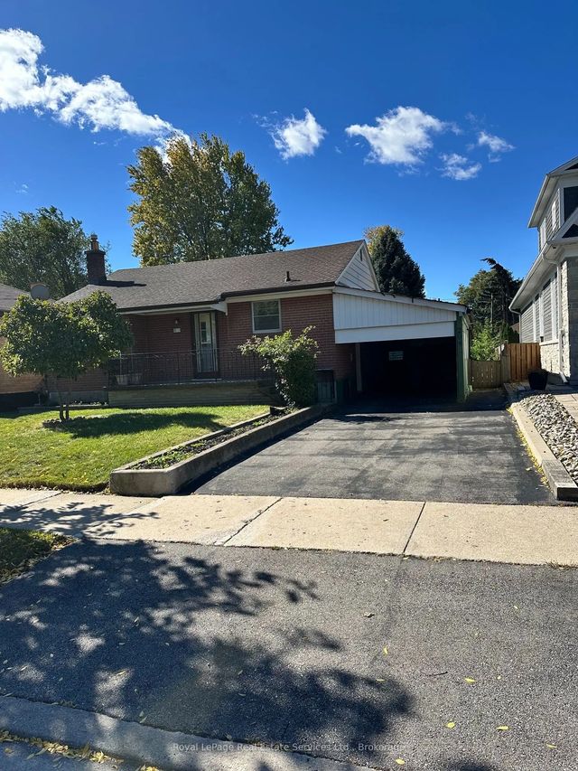 294 Felan Avenue, Oakville