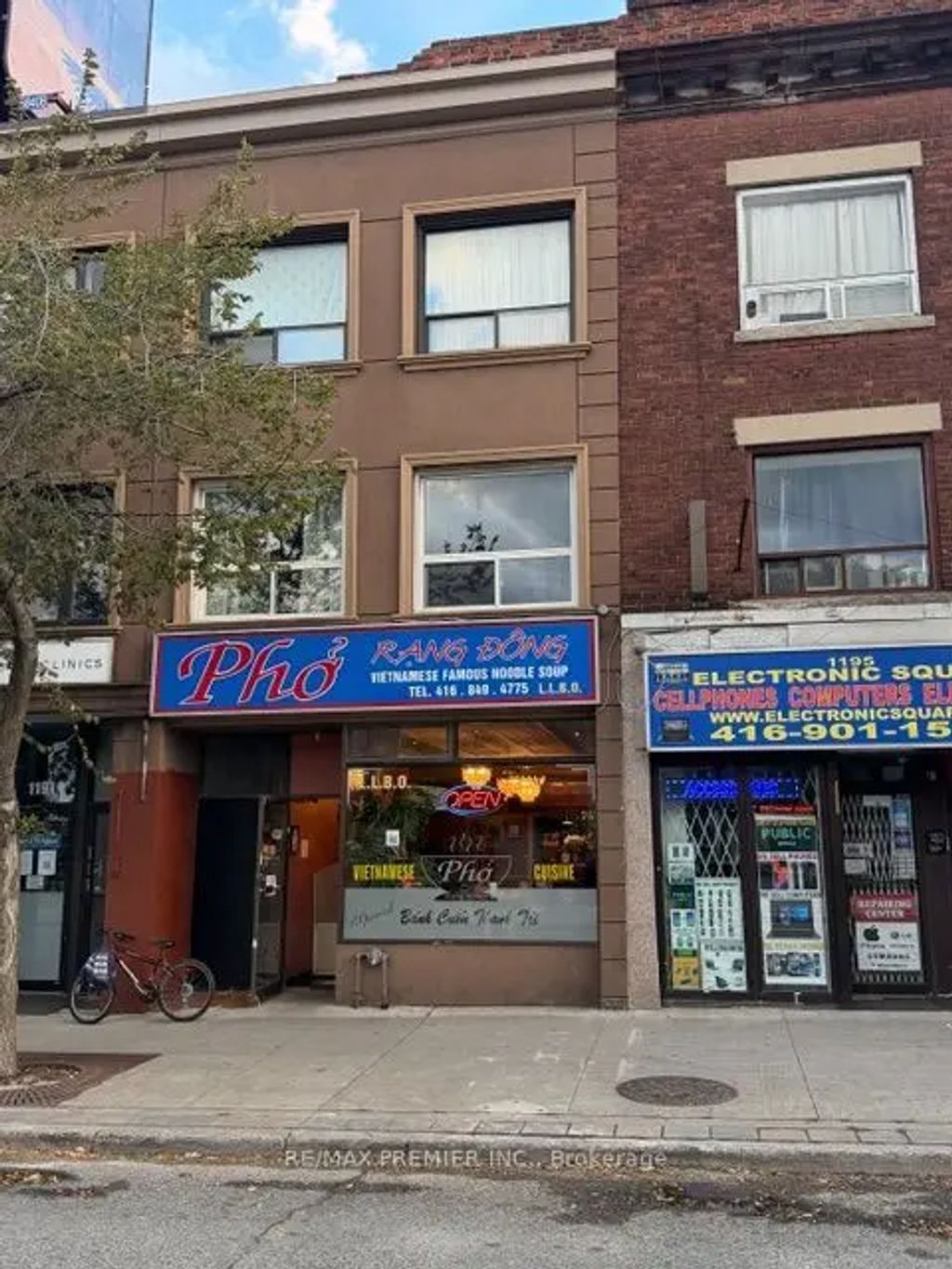 1193 St Clair Avenue W, Toronto W03