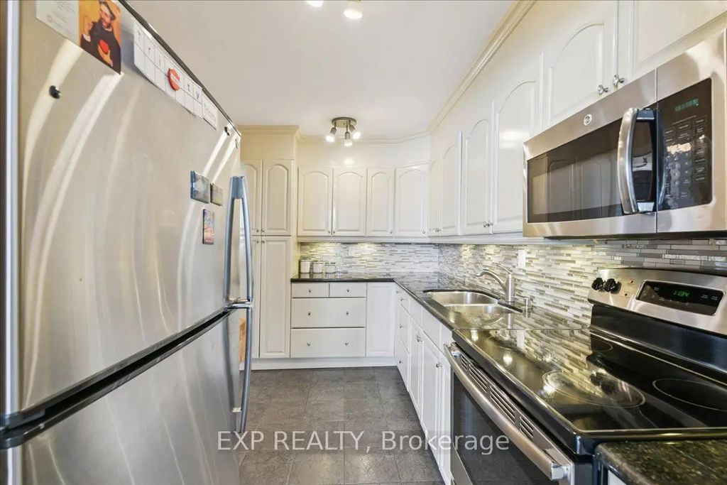 44 Longbourne Drive 412, Toronto W09