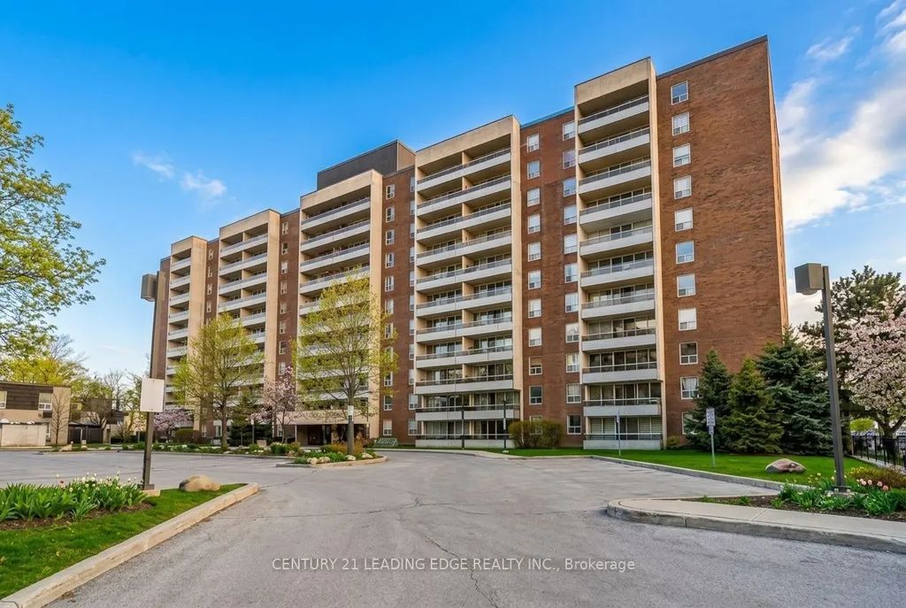 25 Four Winds Drive 604, Toronto W05