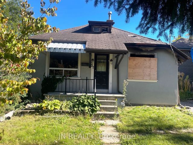 37 Rosedale Avenue W, Brampton