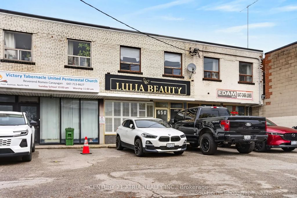 648-650 Wilson Avenue, Toronto W05