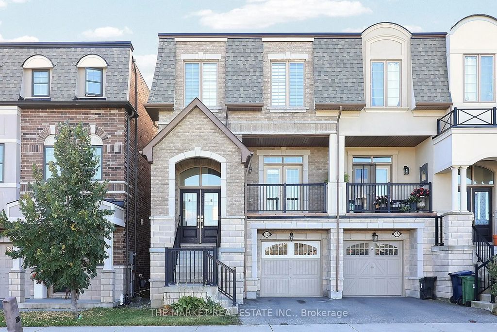 13 Father Redmond Way, Toronto W06