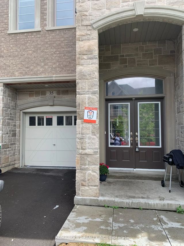 35 Dalbeattie Drive, Brampton