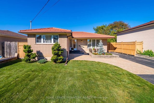 28 Candlewood Crescent, Toronto W05
