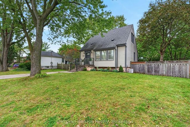 2223 Glenwood School Drive, Burlington