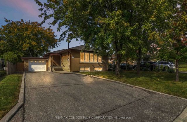 122 Wyndale Drive, Toronto W04