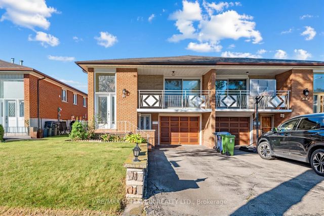 18 Sorlyn Avenue, Toronto W04