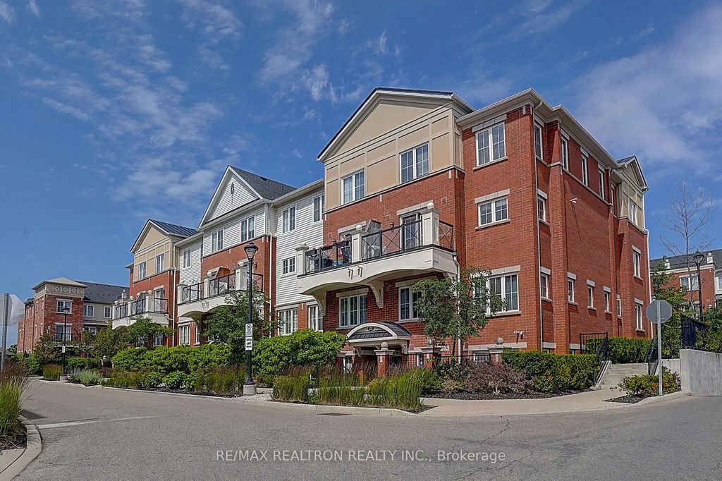 2492 Post Road 16, Oakville