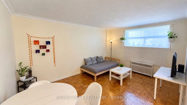 10 Crown Hill Place 29, Toronto W07