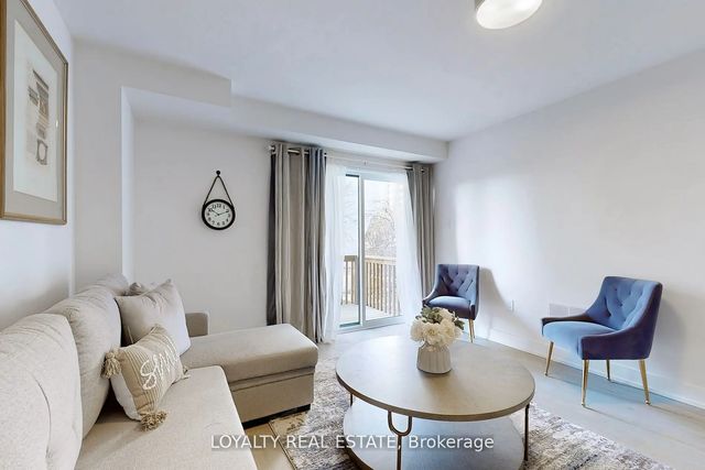 38a-lower Monclova Road, Toronto W05