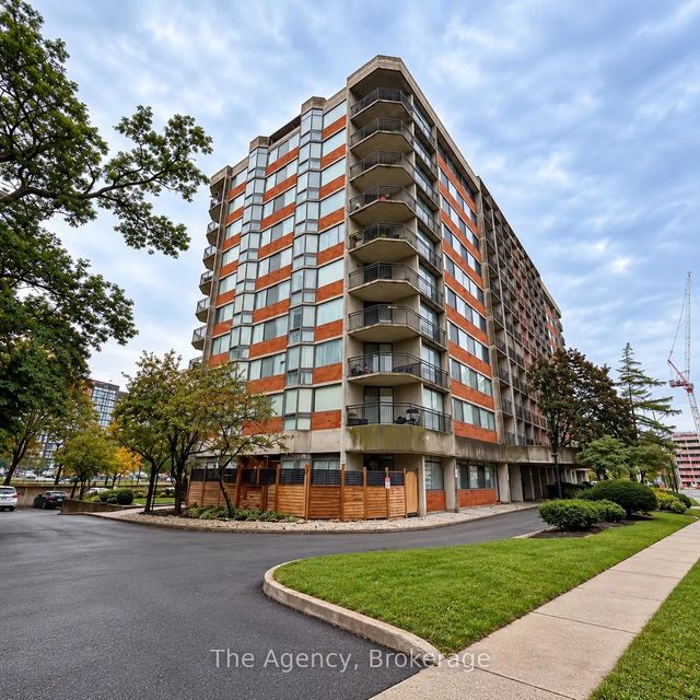 2200 Sherobee Road 201, Mississauga