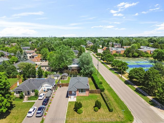 544 Sandmere Place Upper, Oakville