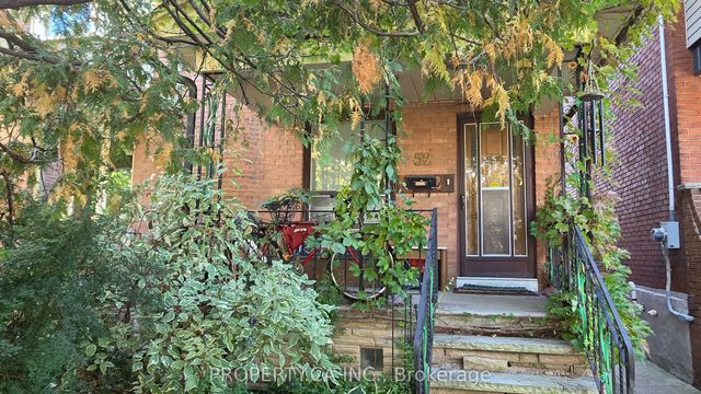 52 Earlscourt Avenue, Toronto W03