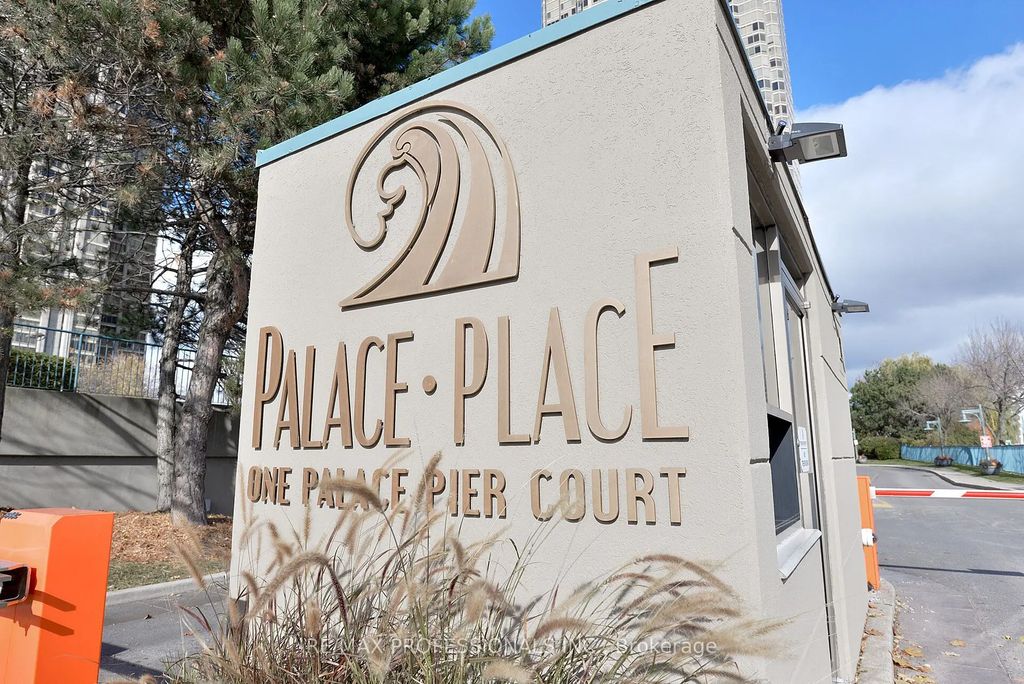 1 Palace Pier Court 4203, Toronto W06