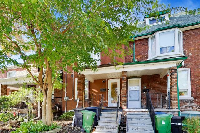 32 Castleton Avenue Main, Toronto W03