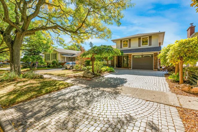 588 Louise Drive, Burlington