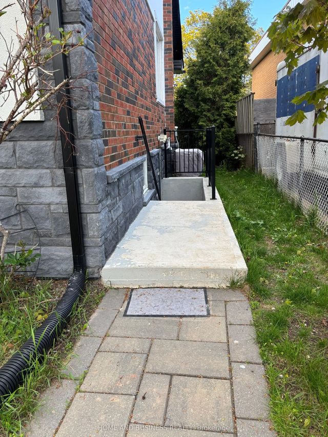 5651 Turney Drive Bsmt, Mississauga