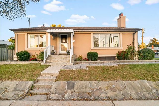 351 Renforth Drive, Toronto W08