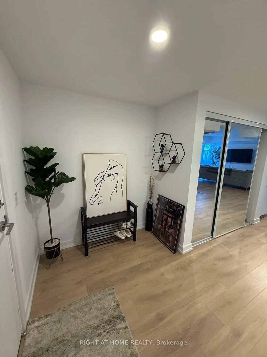 1100 Sheppard Avenue W 905, Toronto W05